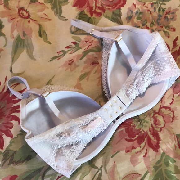 VICTORIA SECRET Size 34DD Incredible Plunge PushUp Lace Pad Underwire $68 NEW - Picture 5 of 13
